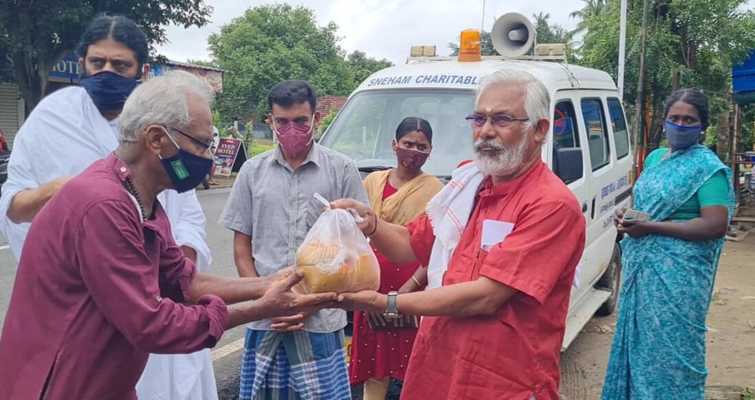 Distributing Food during COVID (2)